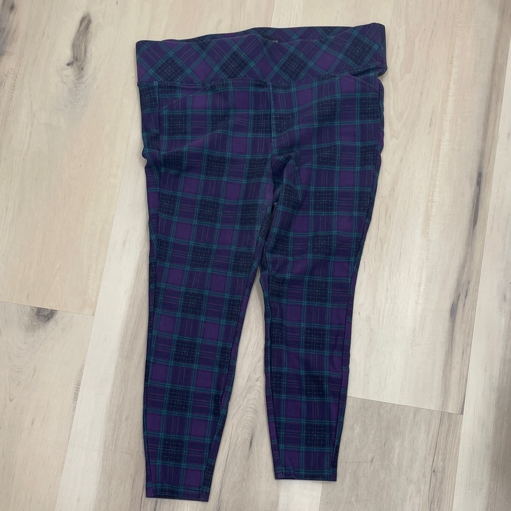 Torrid Women's Plaid Capris - Purple and Green